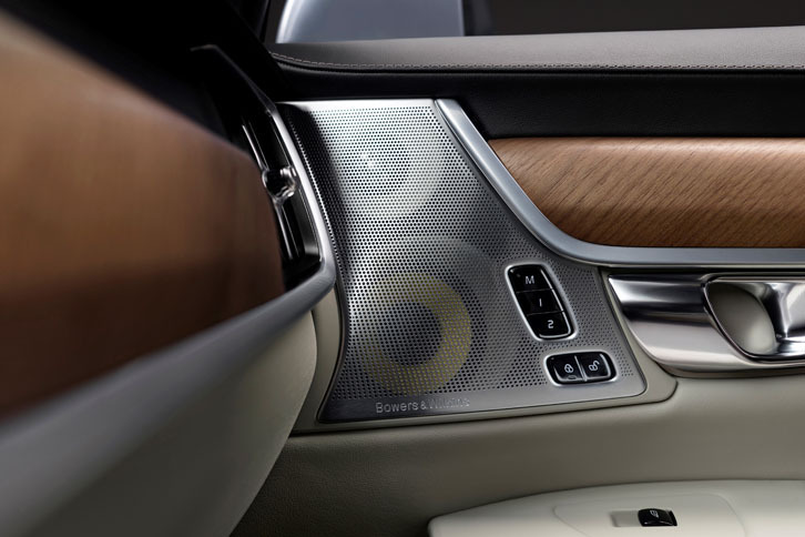 「XC90」と同様に、バウワース＆ウィルキンス（B&W）のサウンドシステムが用意される。