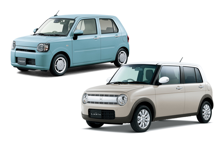 禁断のライバル2ショット。左上が「ダイハツ・ミラ トコット」で右下が「スズキ・アルトラパン」。こうして比べてみると、ターゲットユーザーも価格帯も似たようなクルマなのに、デザインの方向性はまったく異なる。