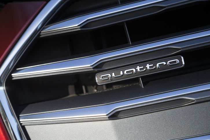 「A5スポーツバック」にはFFモデルも設定されるが、今回はクワトロ4WDシステムを装備した「2.0 TFSIクワトロ スポーツ」に試乗した。