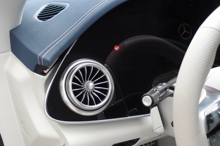 メルセデスAMG EQE53 4MATIC＋（運転席側のエアコン吹き出し口）