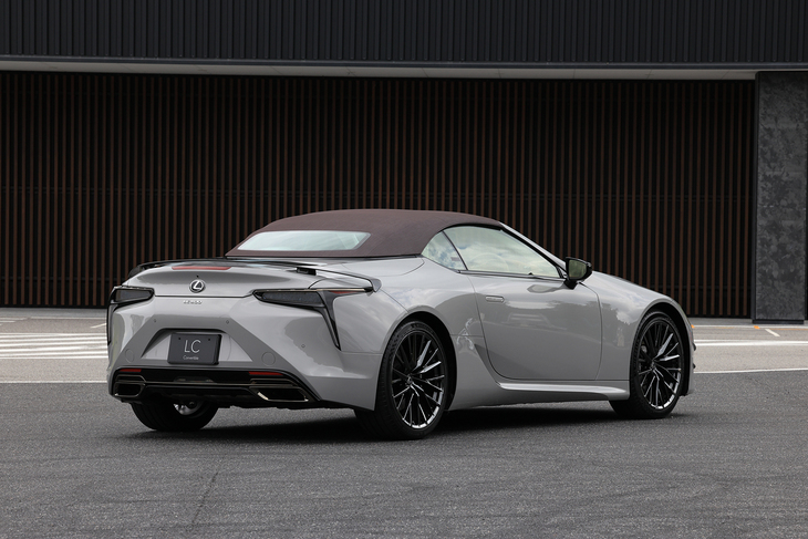レクサスLC500コンバーチブル“ピナクル”