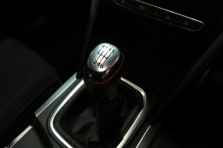 ルノー・メガーヌ ルノースポール（MT、参考出展）