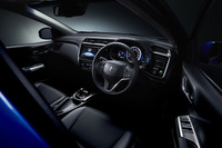 ホンダが改良型「グレイス」の情報を先行公開の画像