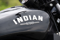 インディアン・スカウト ローグ（6MT）／トライアンフ・ロケット3 GT（6MT）／BMW R1250RS（6MT）【試乗記】の画像