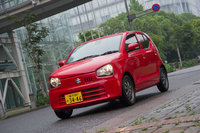 1979年にデビューした初代から8代を数える「スズキ・アルト」。現行型は2014年12月に登場した。