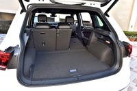 ラゲッジルーム容量は615～1655リッター。