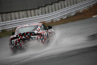 試乗会当日はご覧の通りの雨。コースのそこかしこで冷や汗をかきまくった。