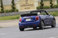 テスト車のボディーカラーは有償色の「スターライトブルーメタリック」。これを含めて全13色がラインナップされる。