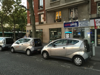 2016年10月パリで撮影。ボロレは「ブルーカー」を用いたカーシェアリングをリヨンなどフランス他都市でも展開しているが、そちらの行方も気になるところだ。