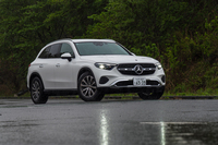 2025年3月に販売がスタートした「メルセデス・ベンツGLC220d 4MATICコア」。「GLCクーペ」にも設定されている。
