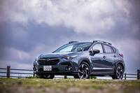 2022年9月に初公開され、同年12月1日に国内導入モデルの価格が発表されたスバルの新型クロスオーバーSUV「クロストレック」。車名は“クロスオーバー”と“トレッキング”を組み合わせた造語で、「トレッキングシューズのようにどんな場所にもマッチするクルマ」といった意味が込められているという。