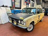 本連載第912回で記したシエナ県の修理工場で。ある日再訪すると顧客の「124」が。1972-1973年に製造された「1600スペシャルT」である。