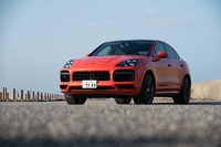 試乗車のボディーカラーは鮮烈な明るさの「ラバオレンジ」。4種あるスペシャルカラーのなかのひとつだ。