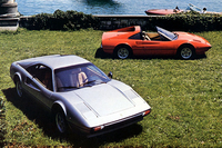 1975年に登場した「フェラーリ308」シリーズ。今日に続くミドシップV8フェラーリの元祖で、1984年まで9年にわたり現役を務めた。