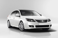 ルノー、新型サルーンの写真を公開