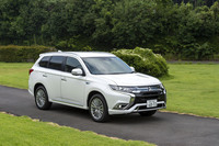 三菱アウトランダーPHEV Gプレミアムパッケージ