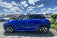 ボディーサイズは全長×全幅×全高＝3860×1695×1500mm、ホイールベースは2450mm。全長が15mm延びたこと以外、新旧「スイフト」の外寸に変わりはない。モデルチェンジしても無駄に大きくならなかったのは、さすがスズキである。