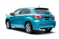 新MIVECエンジンは、「RVR」の「M」と「G」「ROADEST M」「ROADEST G」に搭載される。「E」には従来型MIVEC（4B10型）が搭載される。