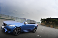 ボルボXC90 T6 AWD R-DESIGN