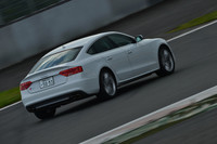 【スペック】S5スポーツバック：全長×全幅×全高＝4730×1855×1390mm／ホイールベース＝2810mm／車重＝1830kg／駆動方式＝4WD／3リッターV6DOHC24バルブスーバーチャージャー付き（333ps/5500-6500rpm、44.9kgm/2900-5300rpm）／価格＝872万円（テスト車＝894万円／電動チルト式2ウェイガラスサンルーフ＝22万円）