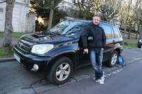 ダルコ氏と2代目「RAV4」。