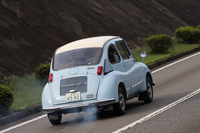 試乗車は1968年製とのことで、恐らくは最高出力が25psに高められたモデル末期の個体と思われる。それ以前のモデルは高性能版の「SS」を除くと最高出力が20psなので、もっと非力だっただろう。