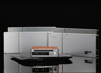 こちらはデッキ＋アンプ4台のセット。59万8500円。
