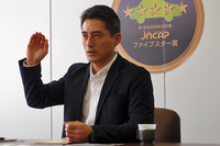 
	多くのクルマが試験で高得点を取るようになり、車種ごとの性能の差がわかりづらくなってしまった現状について「予防安全装備の開発が急速に進んだため」と説明する大森氏。
	