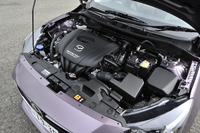 1.3リッター直4ガソリンエンジンは従来どおりミラーサイクルを採用。圧縮比は12.0。92psと12.3kgmを発生する。