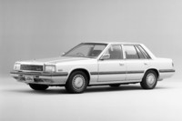 5代目「日産ローレルセダン」