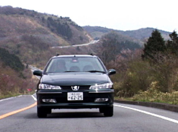 【スペック】全長×全幅×全高＝4740×1780×1500mm/ホイールベース＝2700mm/車重＝1400kg/駆動方式＝FF/2リッター直4DOHC16バルブ（135ps/6000rpm、19.0kgm/4100rpm）/車両本体価格＝313.5万円（テスト車＝同じ）