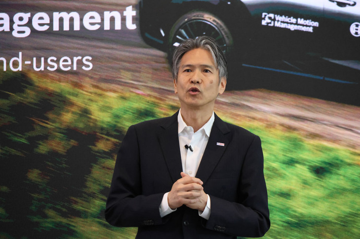 モビリティー関連の新技術について説明した、ボッシュの松村宗夫副社長。