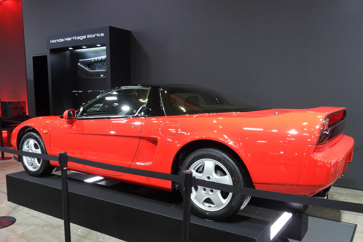 「ホンダヘリテージワークス」によってレストアされた初代「ホンダNSX」。