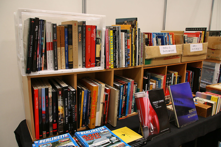 自動車趣味の店 ロンバルディのブース