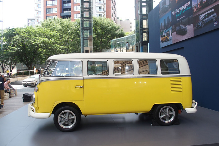 フォルクスワーゲン・タイプ2（サイドビュー）
