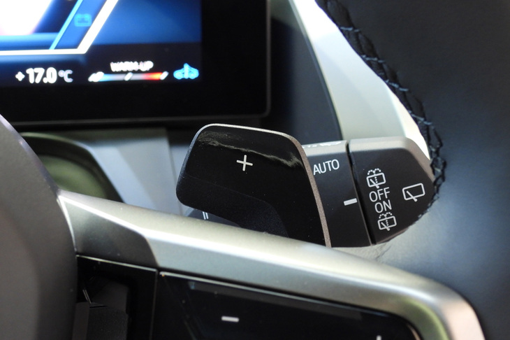 BMW X3 20d xDrive Mスポーツ（ステアリングパドル）