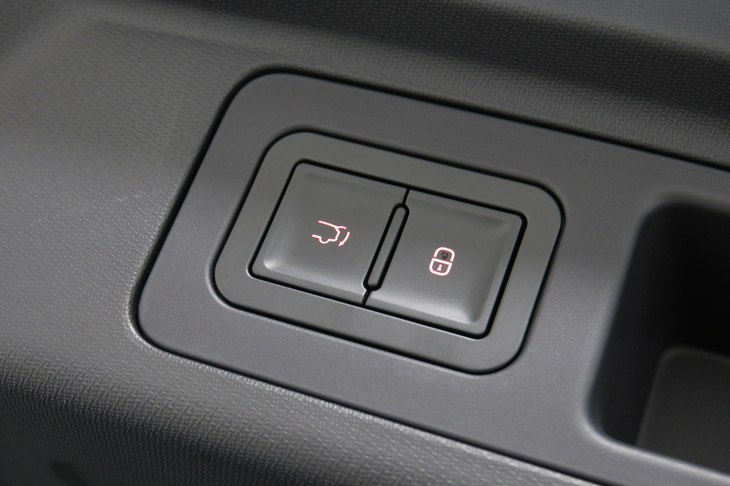 BYDアットスリー（電動テールゲート）