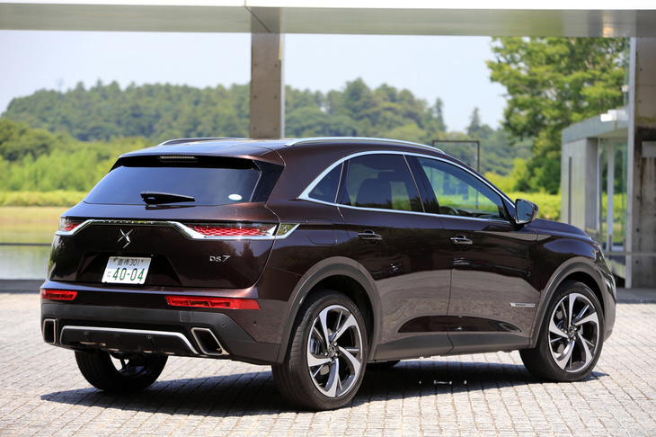 最低地上高は、18インチホイールを装着する「ソーシック」が185mm。20インチホイールの「グランシック」（写真）は200mmとなっている。