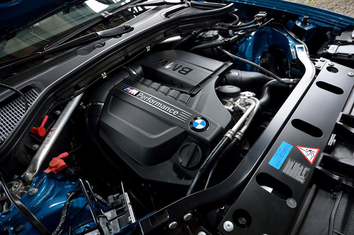 「X4 M40i」の3リッター直6直噴ターボエンジン。ベースとなる「X4 xDrive35i」のものに比べ、最高出力は54ps、最大トルクは6.6kgm強化されている。