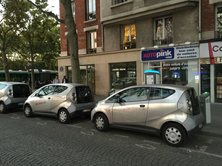 2016年10月パリで撮影。ボロレは「ブルーカー」を用いたカーシェアリングをリヨンなどフランス他都市でも展開しているが、そちらの行方も気になるところだ。