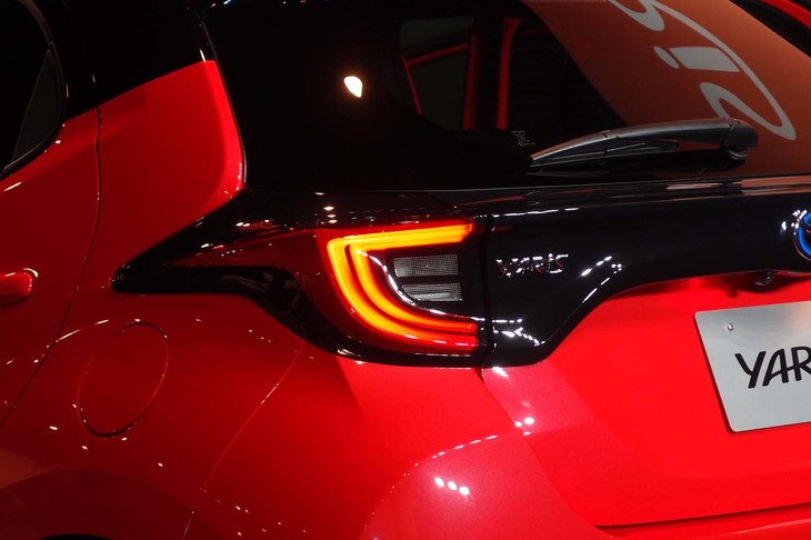 トヨタ・ヤリス（リアコンビランプ）