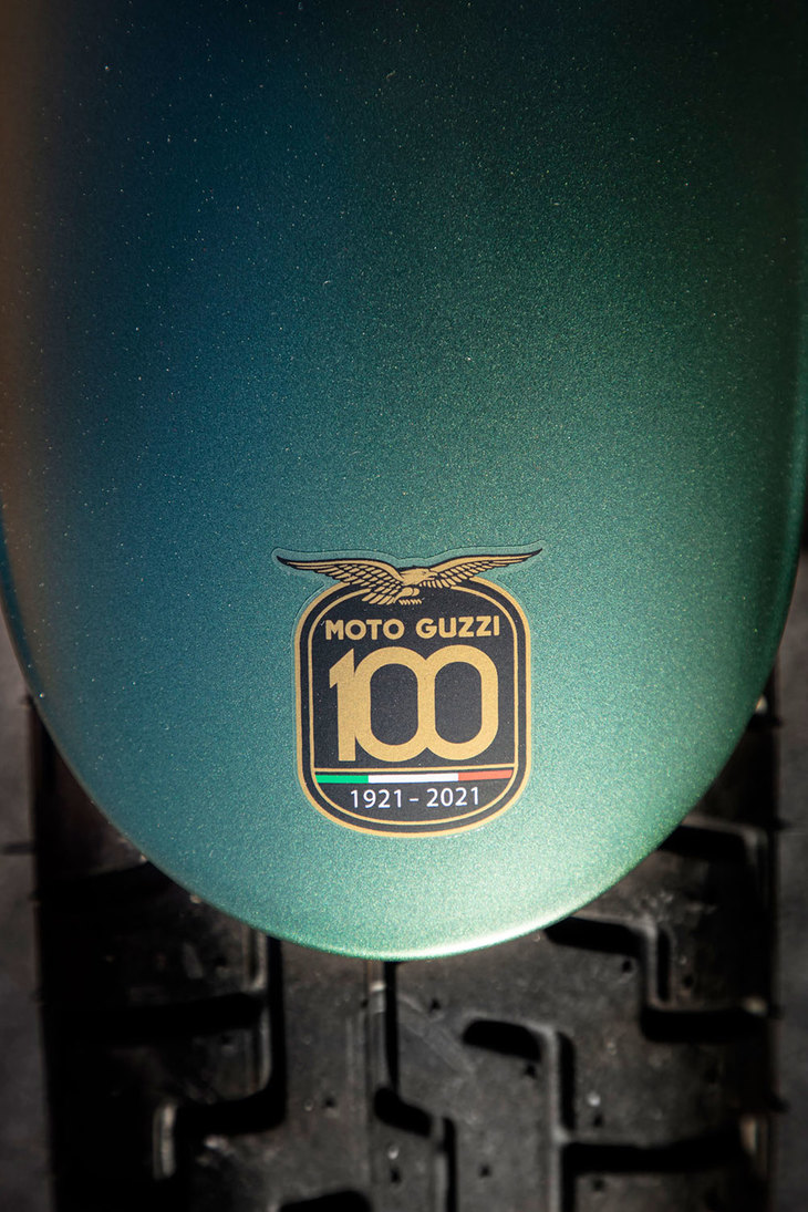 モト・グッツィV9ボバー100周年記念スペシャルエディション