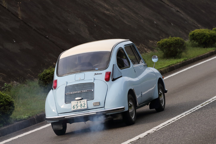 試乗車は1968年製とのことで、恐らくは最高出力が25psに高められたモデル末期の個体と思われる。それ以前のモデルは高性能版の「SS」を除くと最高出力が20psなので、もっと非力だっただろう。