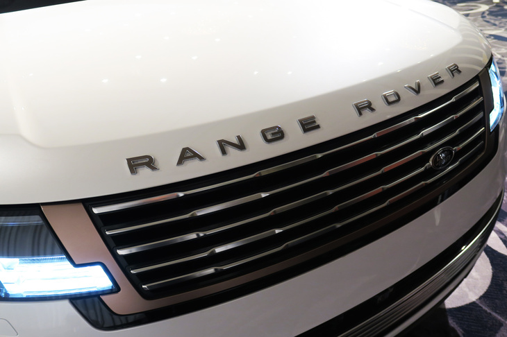 ランドローバー・レンジローバーSV P530（フロントグリル）