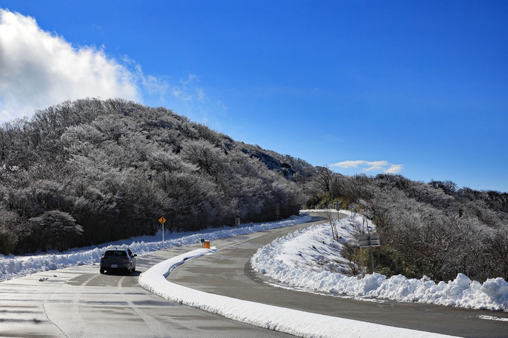 サマー性能、ウインター性能ともに申し分のないパフォーマンスを有していた「エヌブルー4シーズン」。総じて、オールシーズンタイヤに求められるさまざまな要件を、高い次元でバランスさせたタイヤという印象だった。
