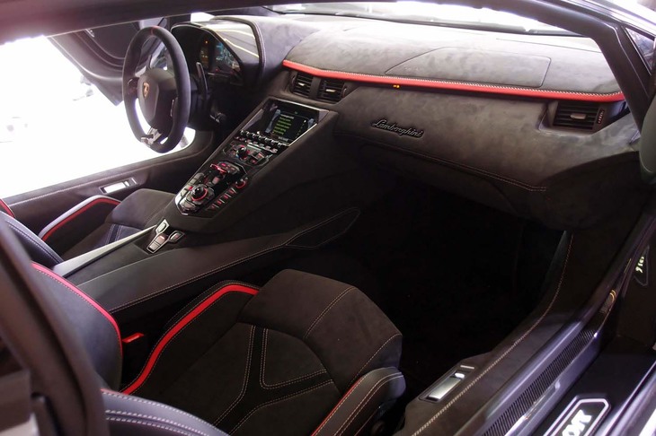 ランボルギーニ・アヴェンタドールLP780-4 Ultimae（インテリア）