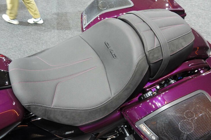 ハーレーダビッドソンCVOロードグライド