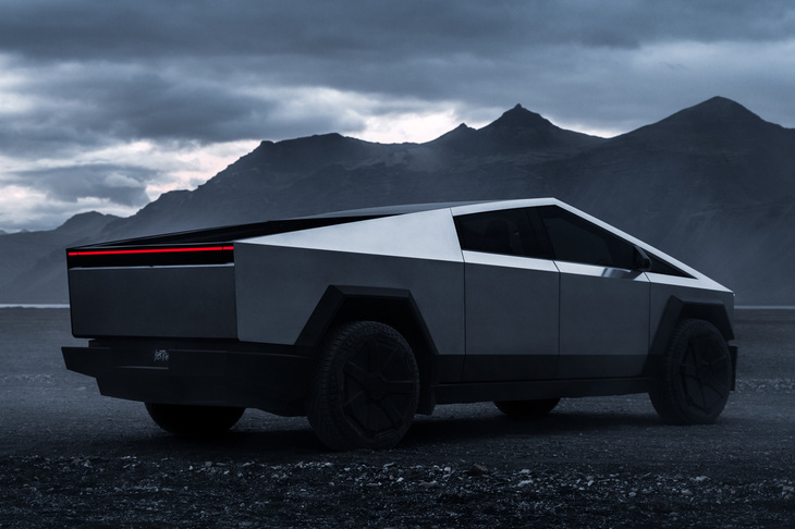 前回、あまりにぶっ飛んだデザインで論者3人の脳を焼いた「テスラ・ライバートラック」。ピックアップトラック型の電気自動車（EV）だ。