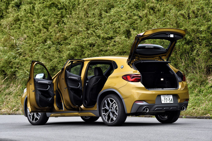 「X2 xDrive20d MスポーツX」のボディーサイズは全長×全幅×全高＝4375×1825×1535mm、ホイールベースは2670mm。車重は1680kgと発表されている。