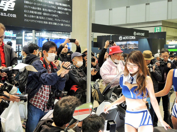 こんな顔たちもショーならではですな。